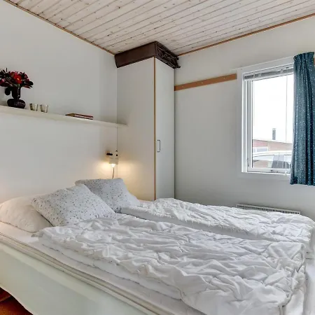 Semesterbostad Blomma - 350m From The Sea In Western Jutland By Interhome Lakolk