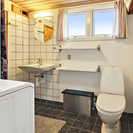 Holiday home Blomma - 350m From The Sea By Interhome Lakolk